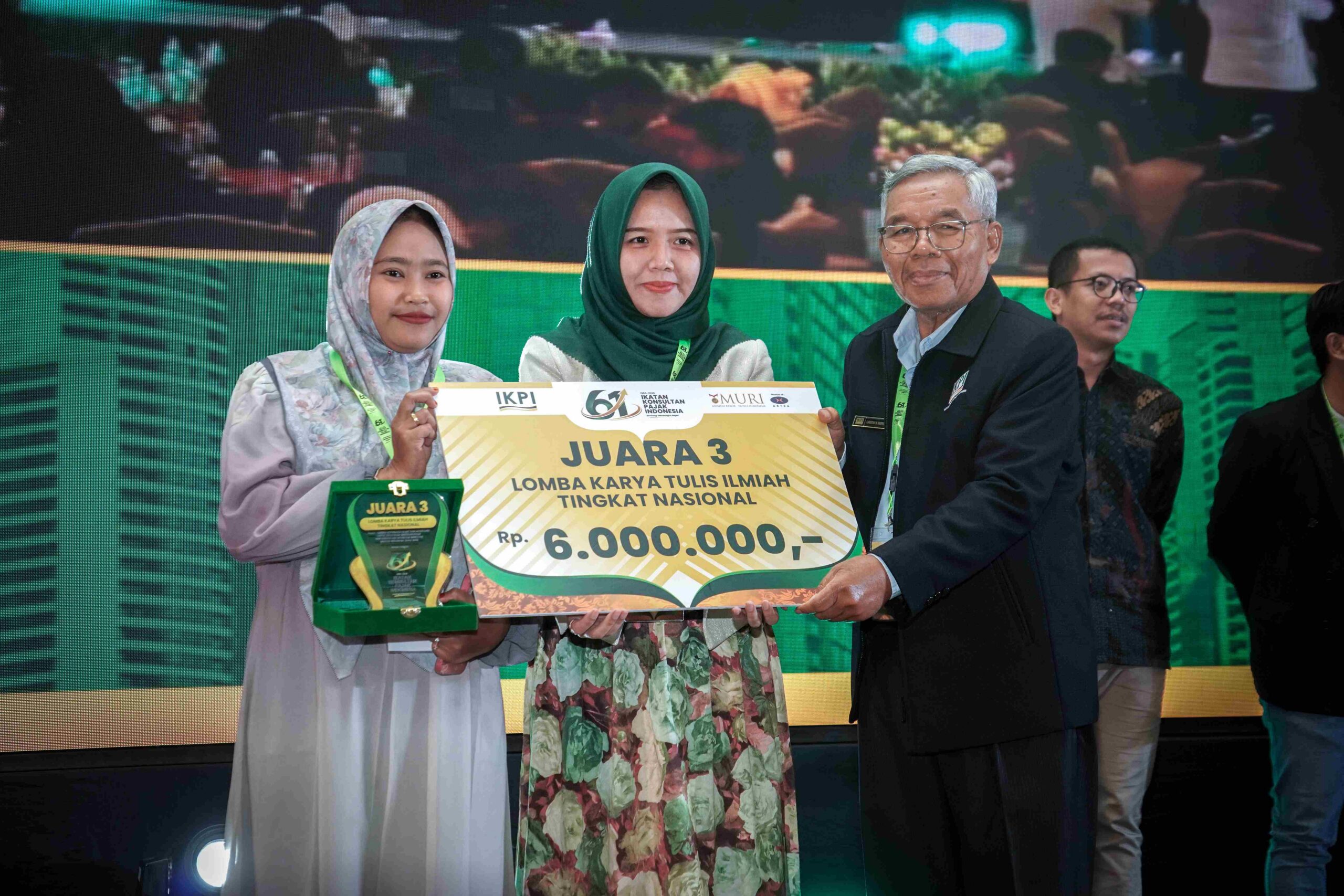 lomba pajak nasional_11zon