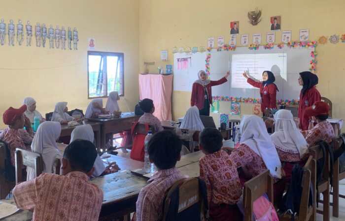 PPK Ormawa Umsida edukasi pemilahan sampah