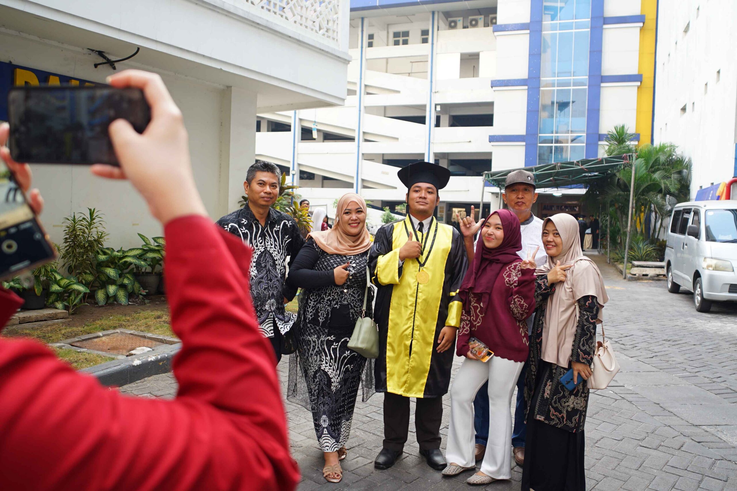 orang tua wali wisudawan (3)