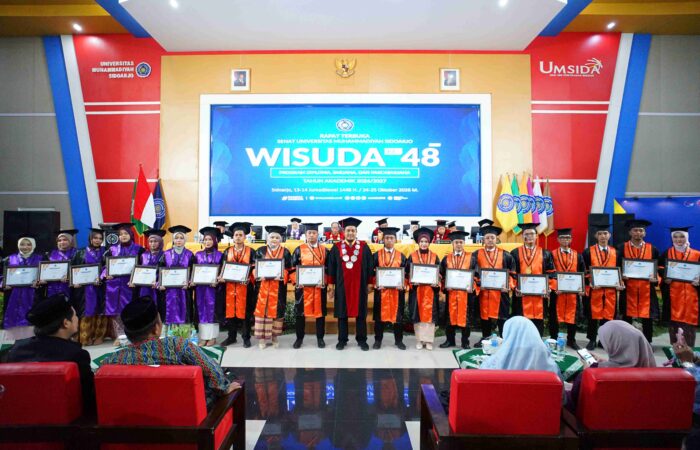 wisudawan berprestasi umsida (2)
