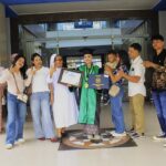 wisudawan dari keluarga katolik yang taat (2) wisudawan dari keluarga katolik yang taat (2)